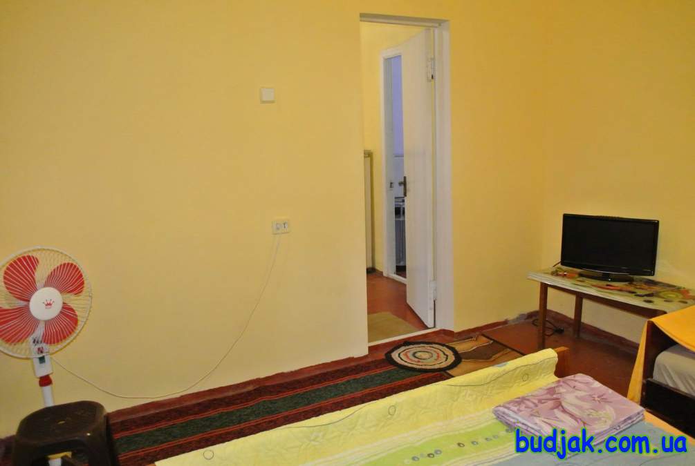 3-х, 4-х местные номера эконом в гостевом доме отдыха «У друзей» на курорте Рассейка . 2019 год. Фото № 9805